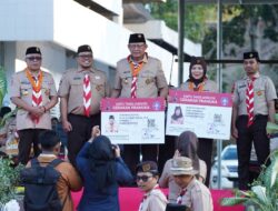 ‎Kompak Bersatu di Hari Pramuka ke-65: Gubernur Gusnar dan Wagub Idah Pimpin Ribuan Anggota Pramuka di Bongohulawa ‎
