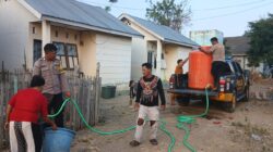 Kemarau Mencekik, Polsek Popayato Bergerak: 7.000 Liter Air Bersih Disalurkan untuk Warga