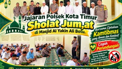 Polsek Kota Timur Laksanakan Sholat Jumat Bersama di Masjid Al-Yakin, Sampaikan Pesan Kamtibmas dan Cegah Perundungan